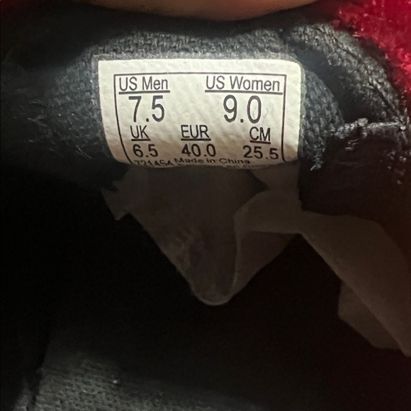 Oxblood velvet Vans/ Loafers Slip Ons Size 7.5, rubber soles for stability - Picture 9 of 9